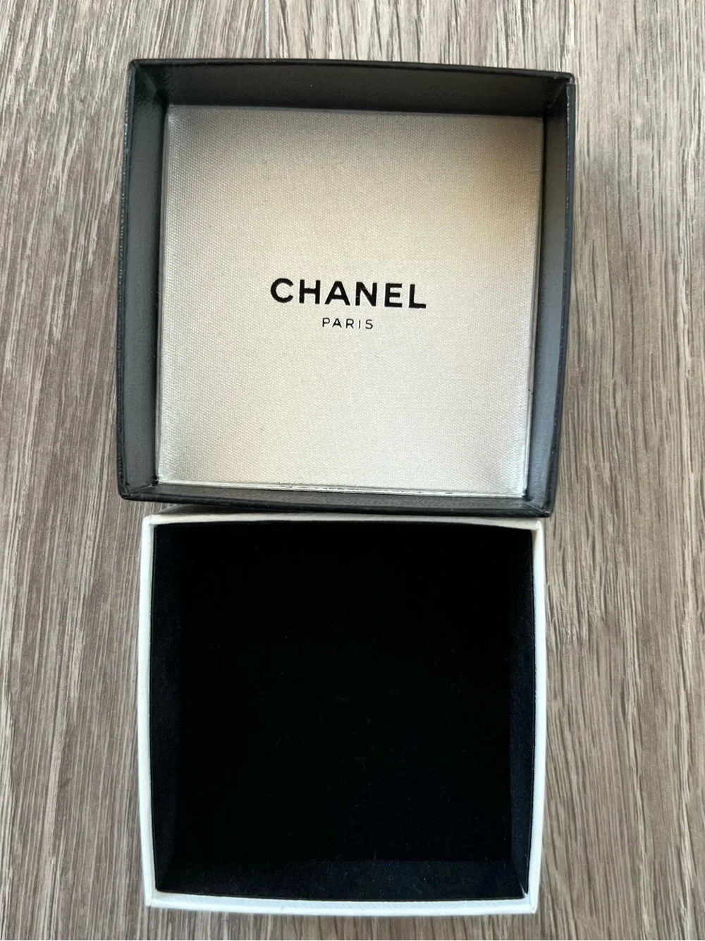 Chanel Box (BB333)